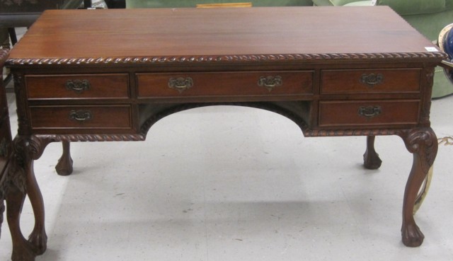 CHIPPENDALE STYLE FLAT-TOP MAHOGANY