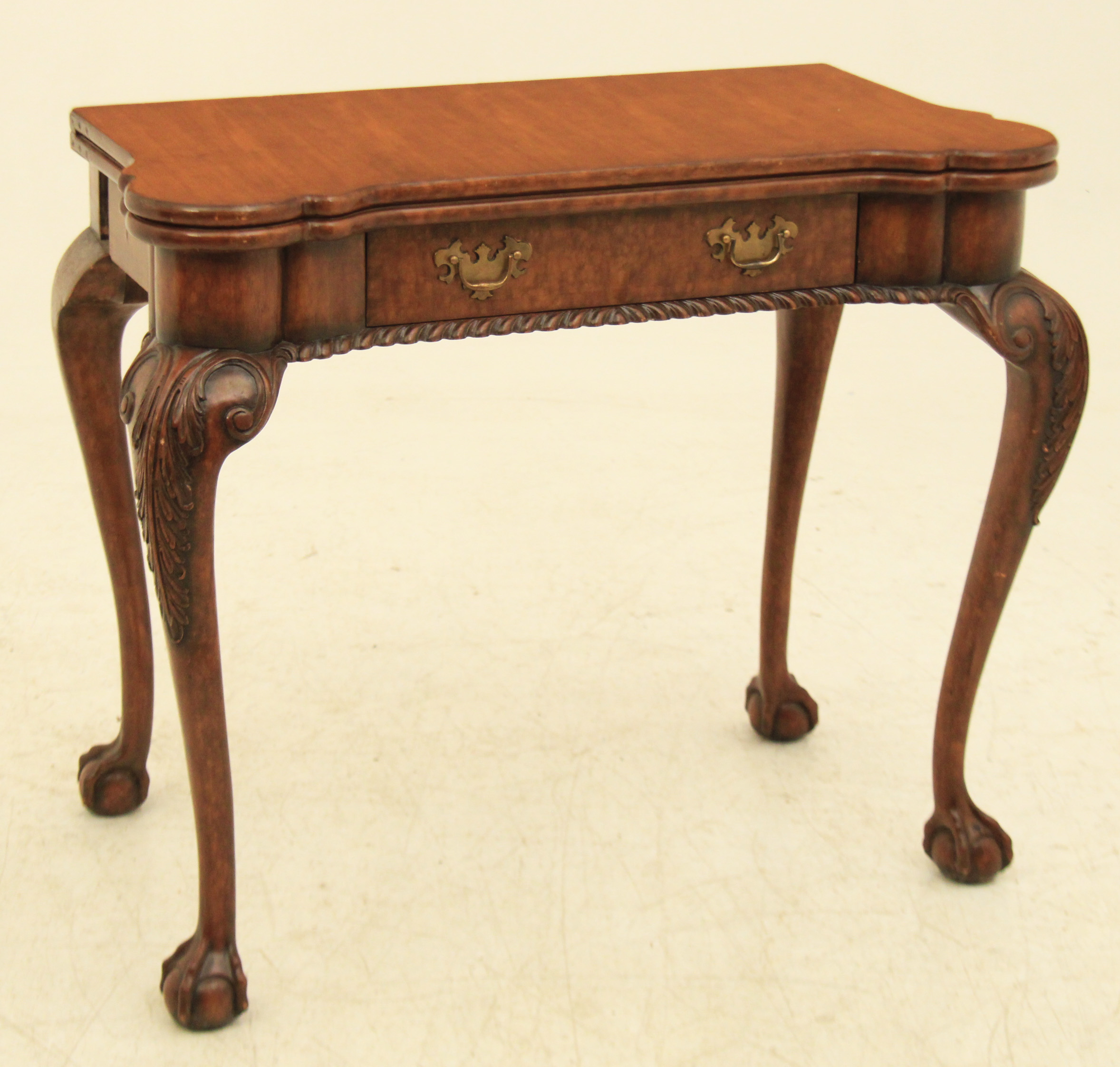 CHIPPENDALE STYLE MAHGOANY