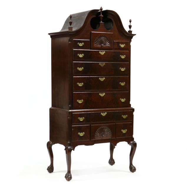 CHIPPENDALE STYLE MAHOGANY BONNET
