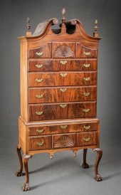 CHIPPENDALE STYLE MAHOGANY BON