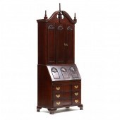 CHIPPENDALE STYLE MAHOGANY BUR