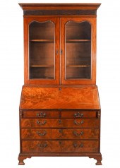CHIPPENDALE-STYLE MAHOGANY BUR