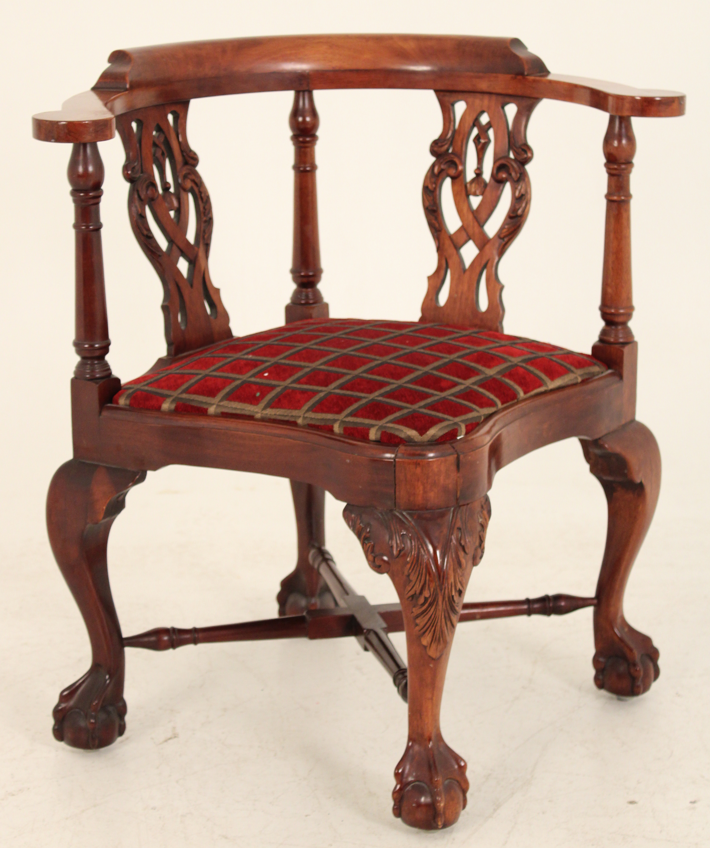 CHIPPENDALE STYLE MAHOGANY CORNER