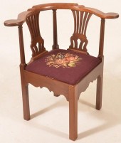 CHIPPENDALE STYLE MAHOGANY COR