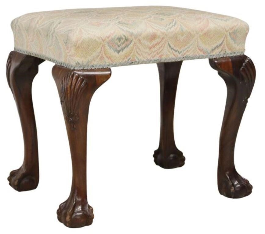 CHIPPENDALE STYLE MAHOGANY DRESSING