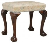 CHIPPENDALE STYLE MAHOGANY DRE