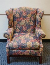 CHIPPENDALE STYLE MAHOGANY FLO