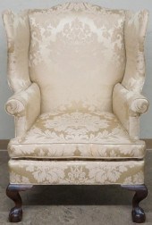 CHIPPENDALE STYLE MAHOGANY GOL