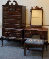 CHIPPENDALE STYLE MAHOGANY HIG