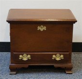 CHIPPENDALE STYLE MAHOGANY LIF