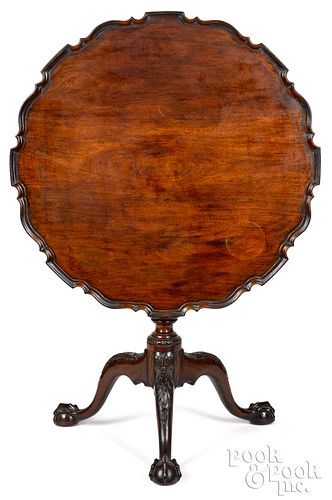 CHIPPENDALE STYLE MAHOGANY PIECRUST