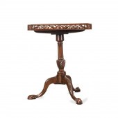 CHIPPENDALE STYLE MAHOGANY TIL