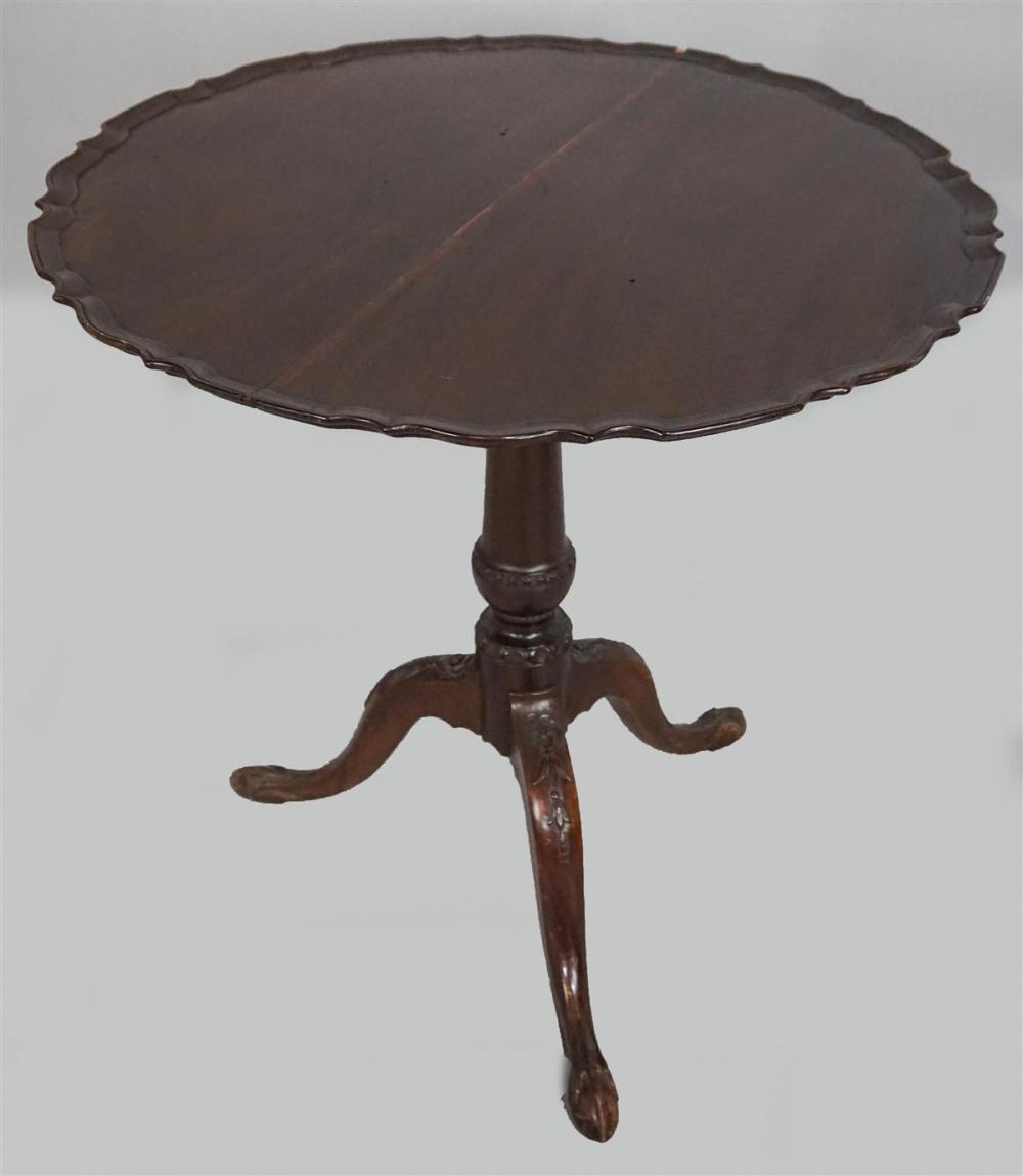 CHIPPENDALE STYLE MAHOGANY TRIPOD