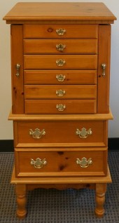 CHIPPENDALE STYLE MAPLE JEWELR