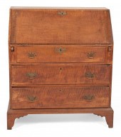 CHIPPENDALE-STYLE SLANT-LID DE