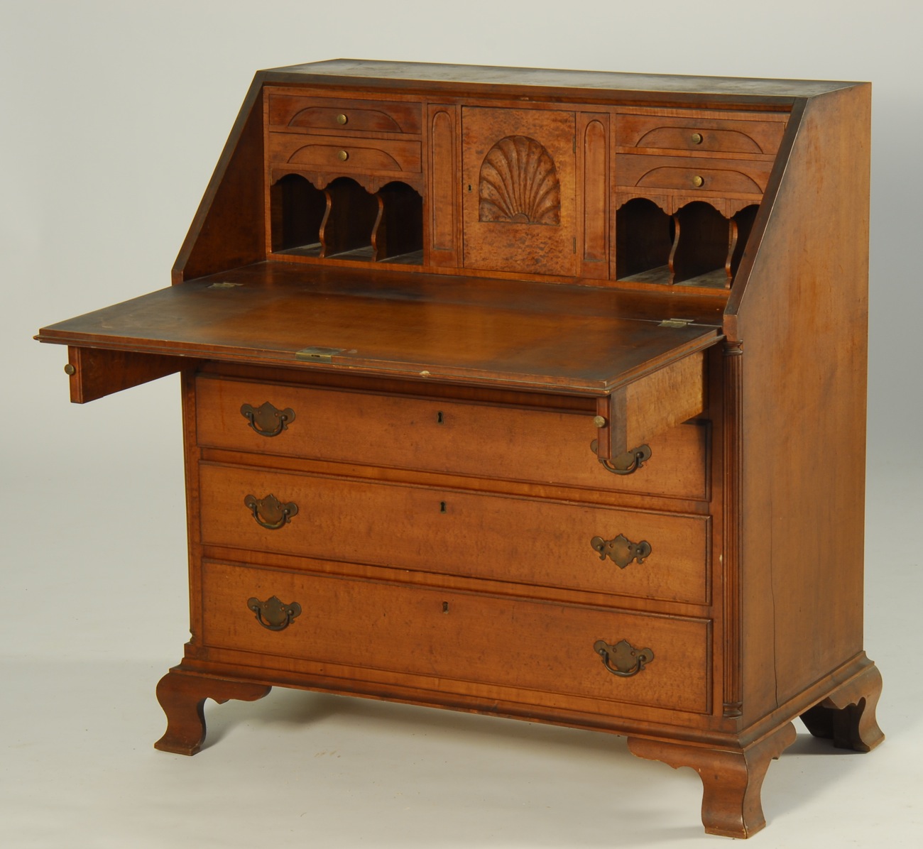 CHIPPENDALE-STYLE SLANT-LID