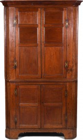 CHIPPENDALE WALNUT CORNER CUPB