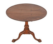 CHIPPENDALE WALNUT TEA TABLE<b