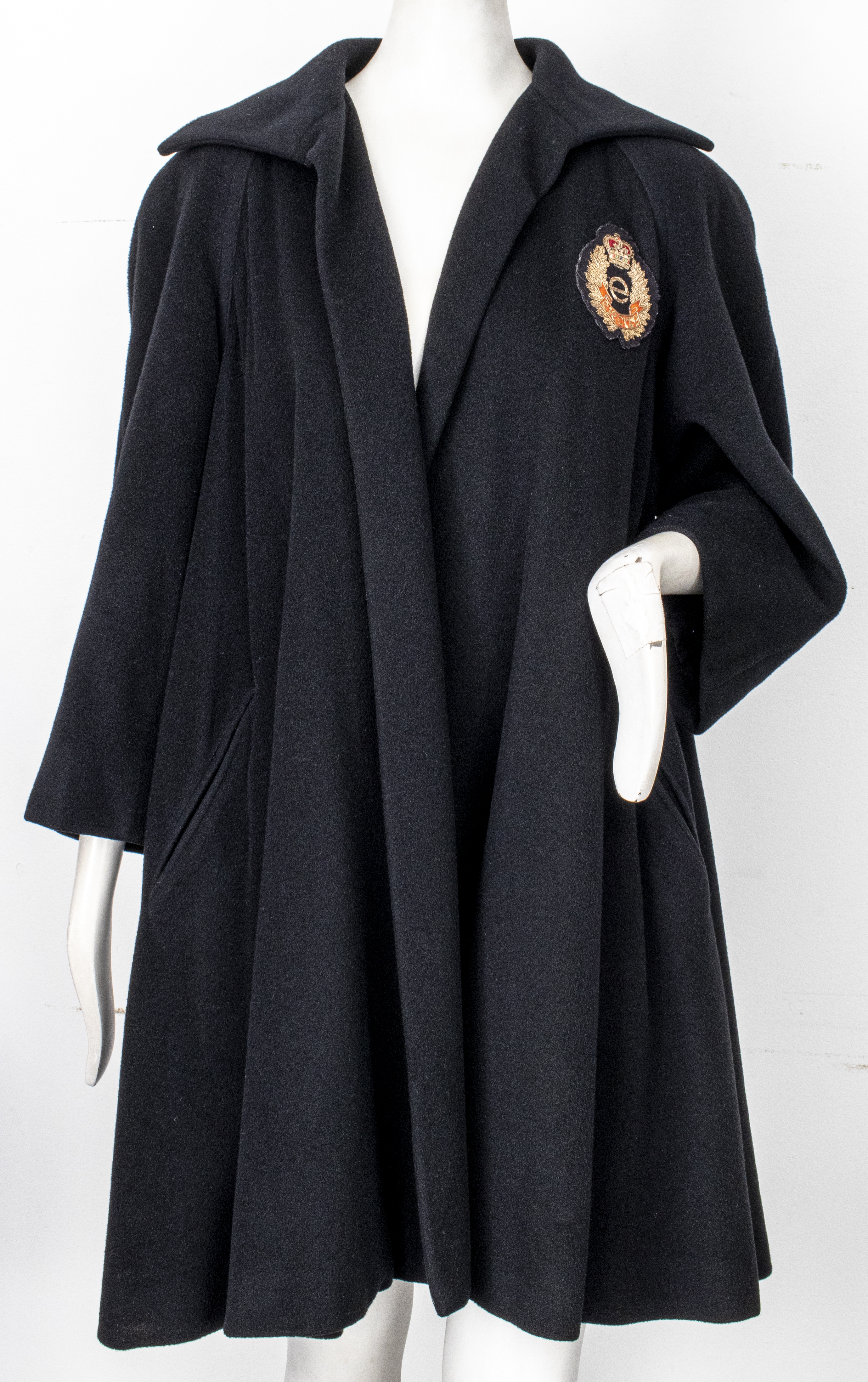 CHRISTIAN DIOR BOUTIQUE BLACK