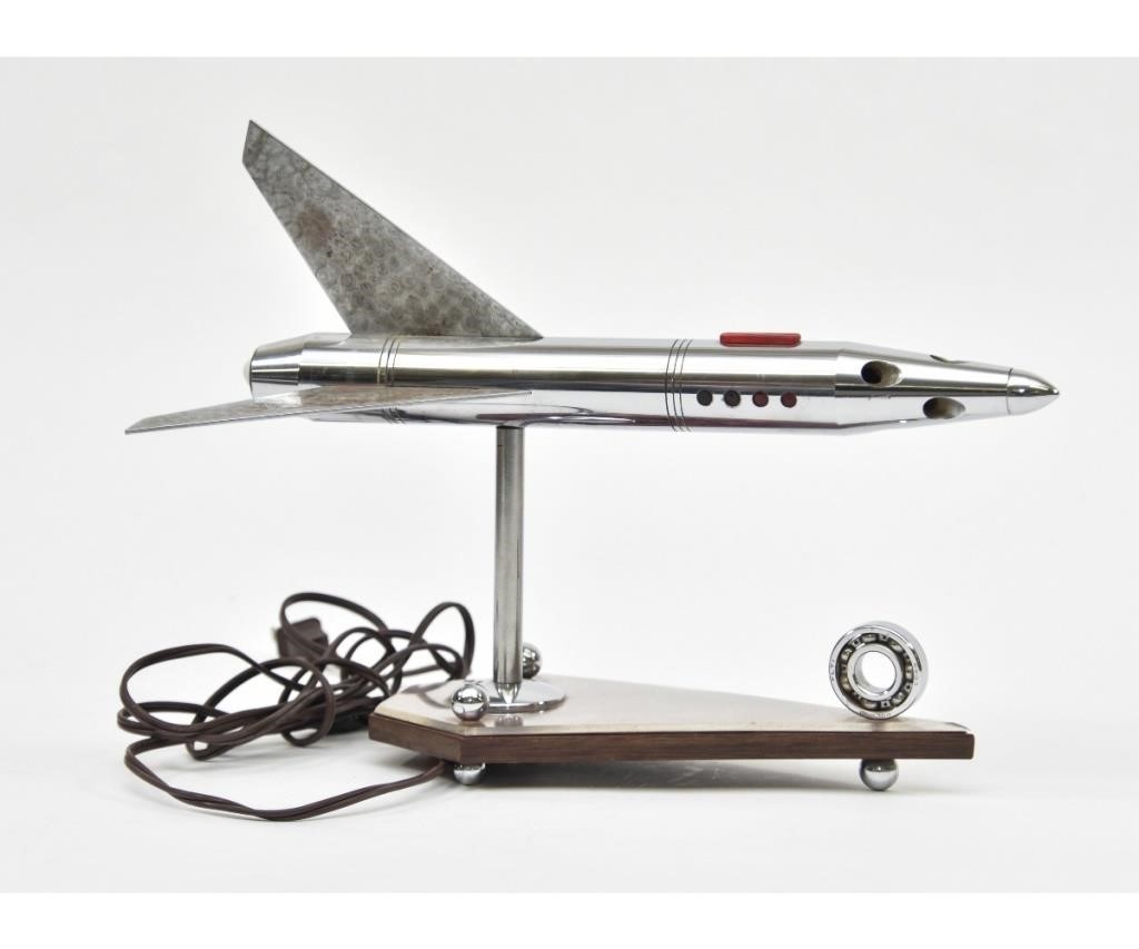 Chrome jet airliner table lamp with