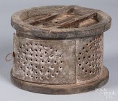 CIRCULAR PUNCHED TIN FOOT WARM