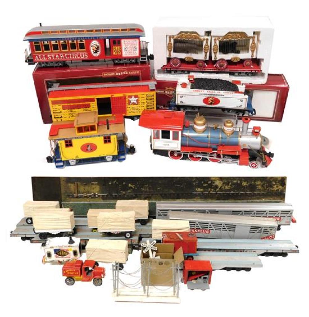 CIRCUS: TWO CIRCUS SETS, 25+