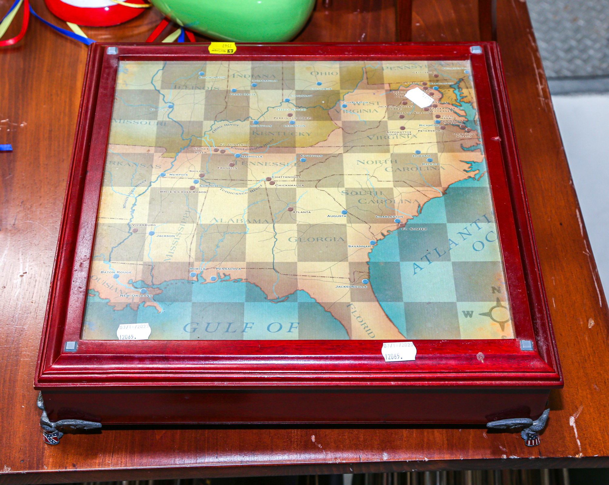 CIVIL WAR THEMED CHESS SET .
