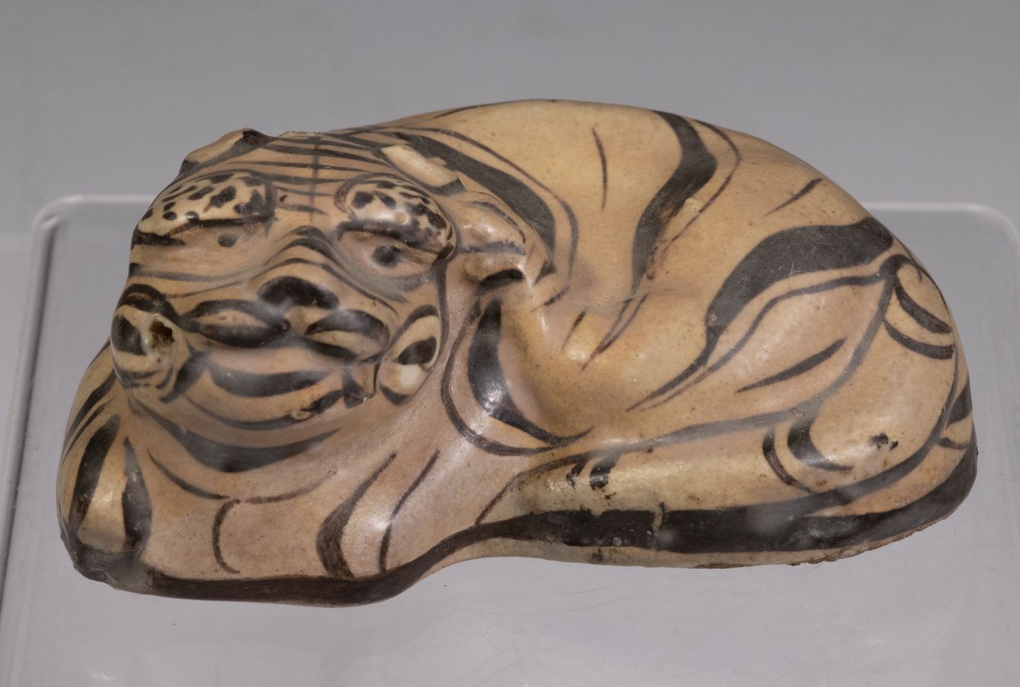 CIZHOU TIGER FIGURINE JIN DYNASTY