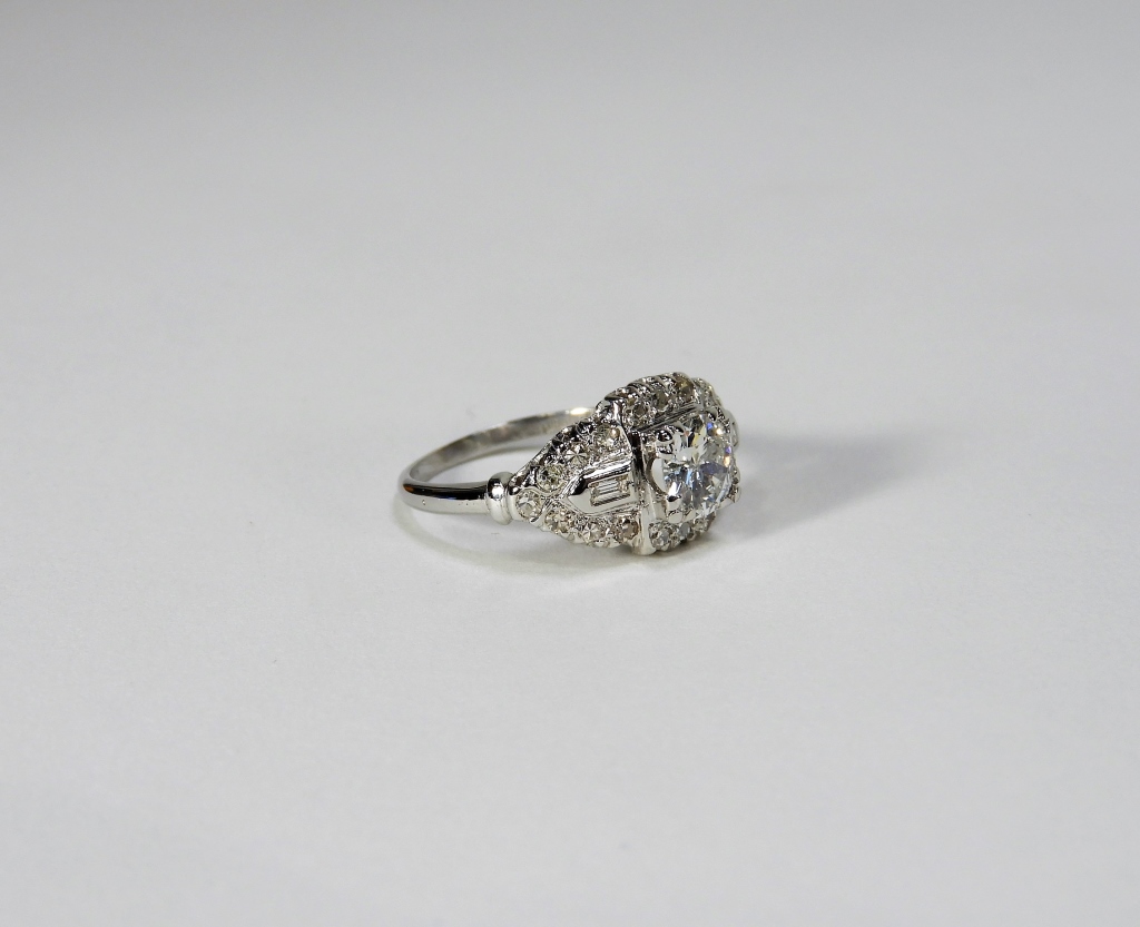 CLASSIC STYLE PLATINUM & DIAMOND