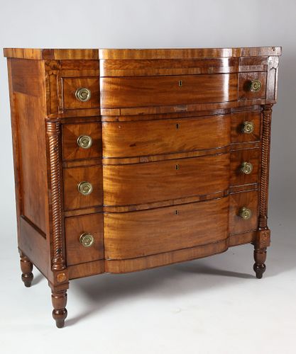 CLASSICAL AMERICAN MAHOGANY CHEST