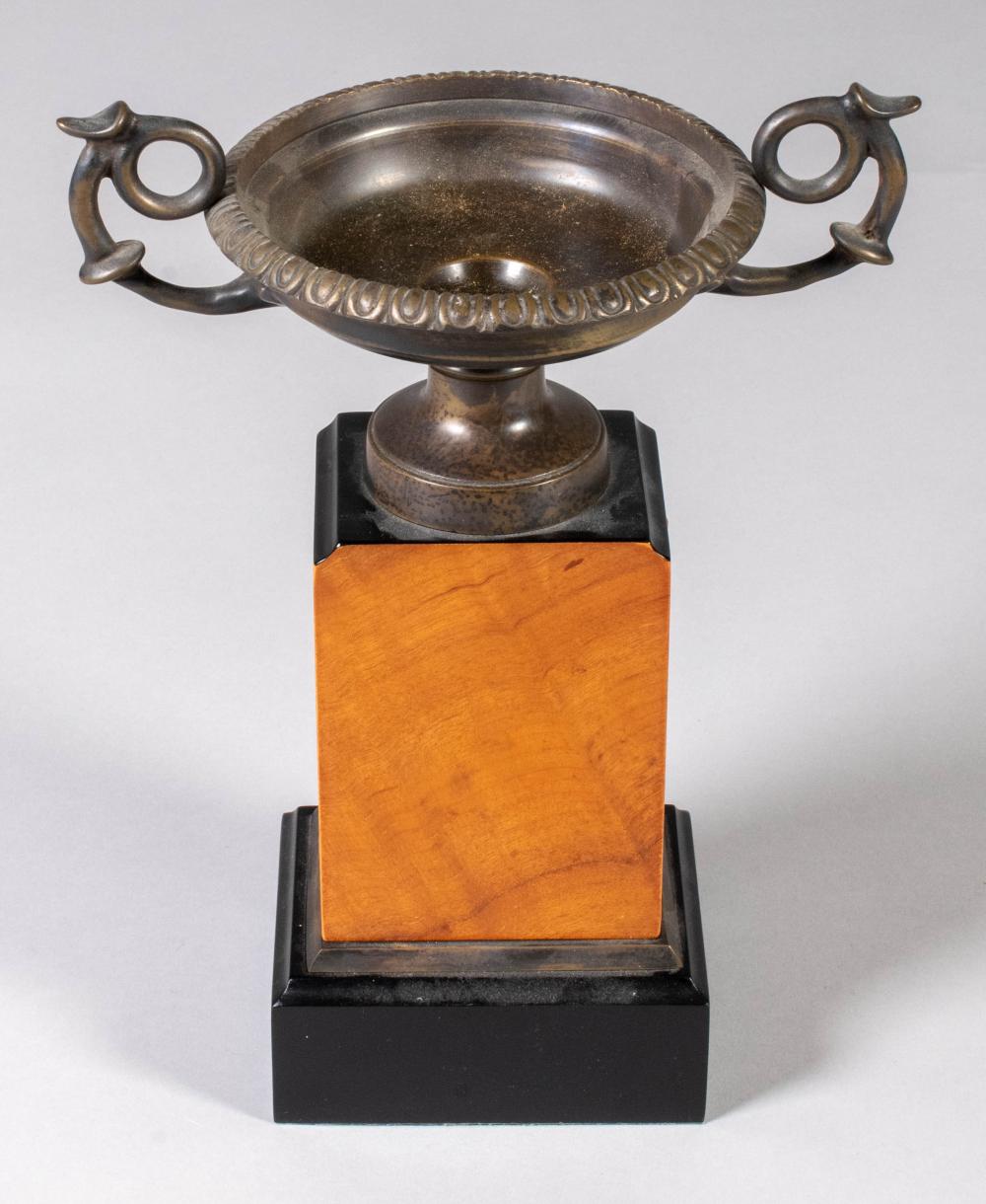 CLASSICAL BRONZE URN WITH A