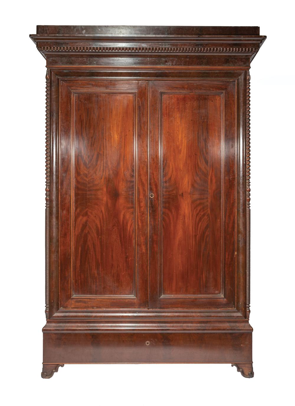 CLASSICAL CARVED MAHOGANY