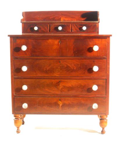 Classical mahogany chest of drawers