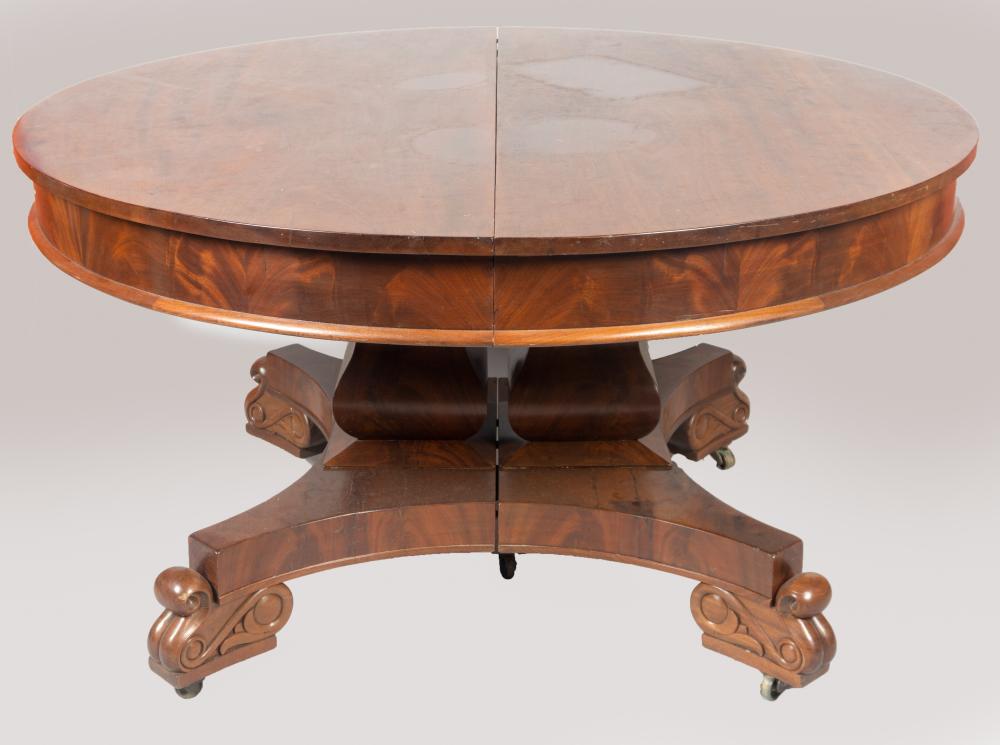 CLASSICAL MAHOGANY EXTENSION DINING