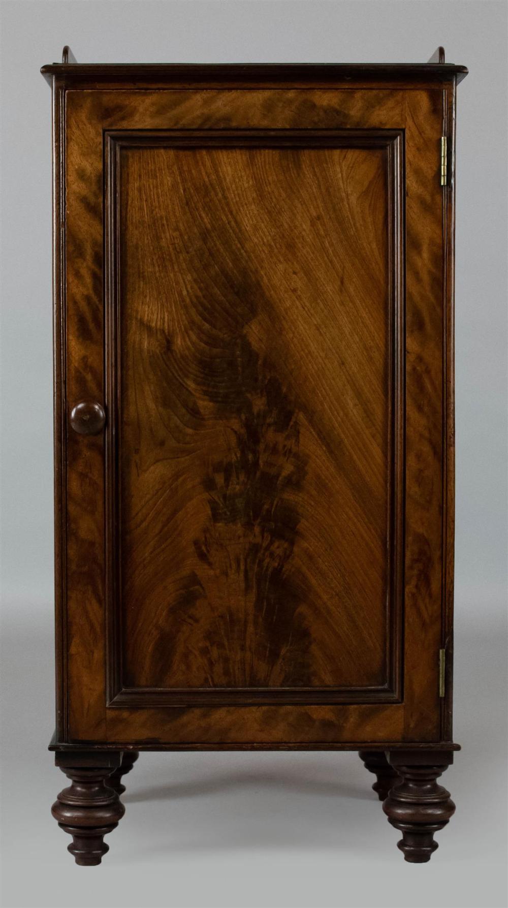 CLASSICAL MAHOGANY MUSIC
