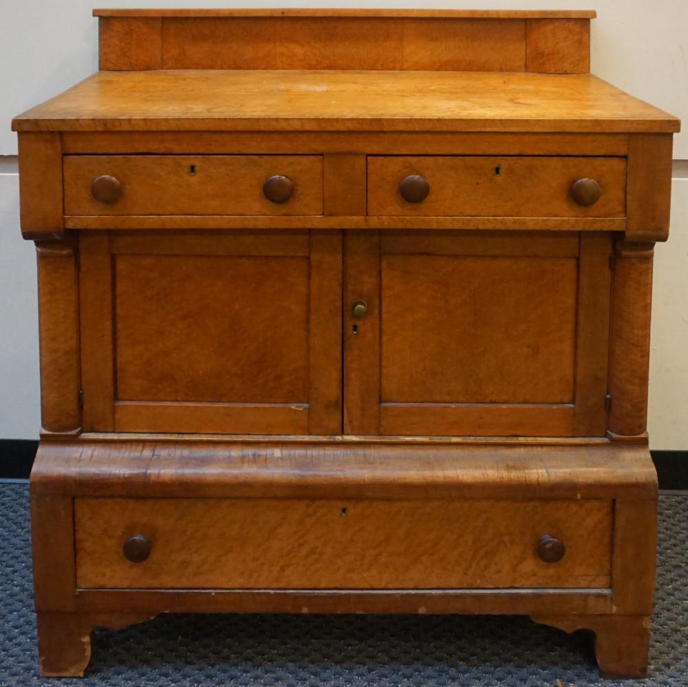 CLASSICAL MAPLE CHEST OF DRAWERS 49