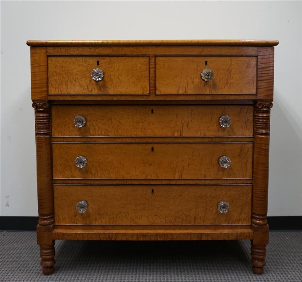 CLASSICAL MAPLE CHEST OF DRAWERS,