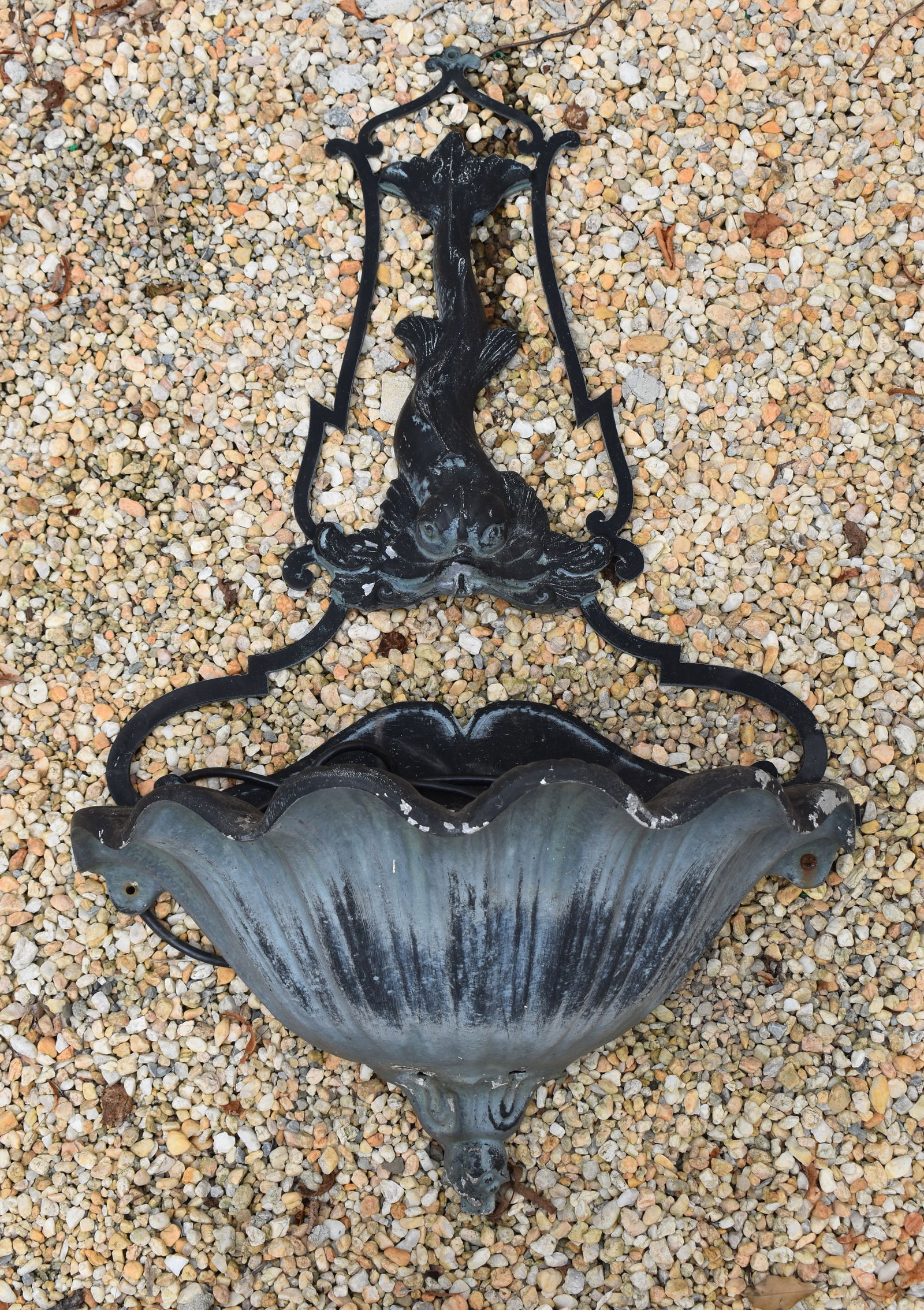 CLASSICAL PATINATED METAL LAVABOThe
