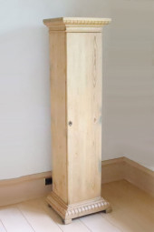 CLASSICAL STYLE PINE PEDESTAL