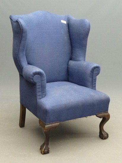 Claw foot wing chair. 18'' Seat Ht.