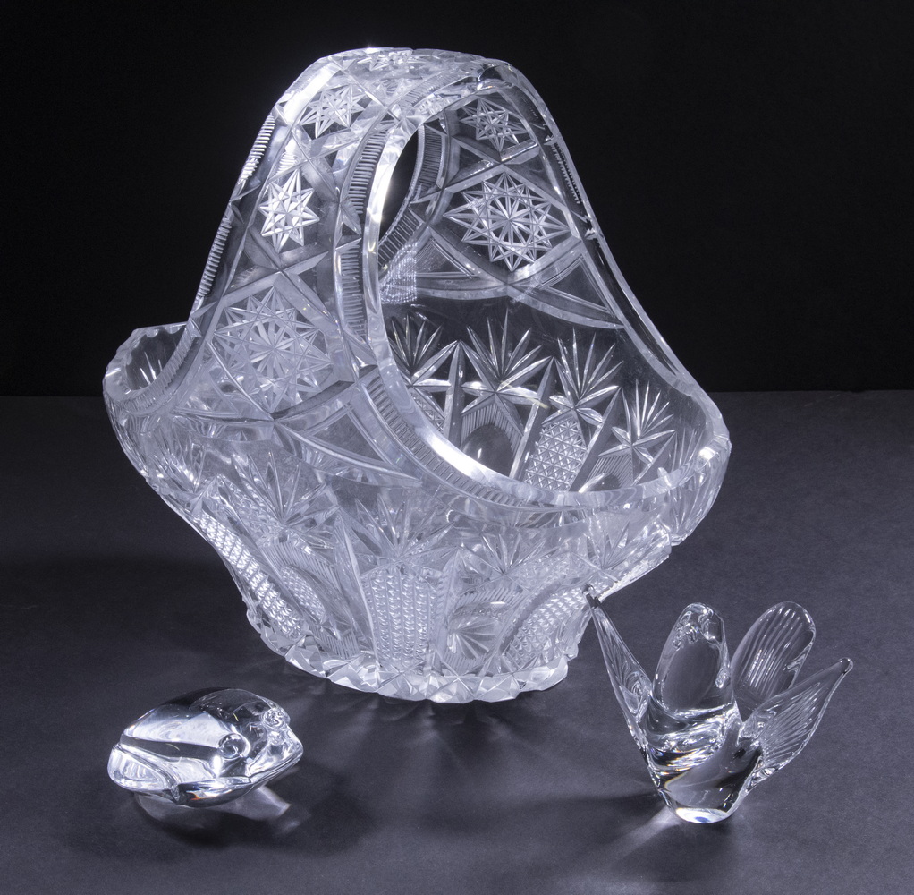 CLEAR CRYSTAL ANIMAL FIGURINES &
