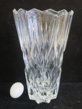 CLEAR MOLDED GLASS VASE WITH Z