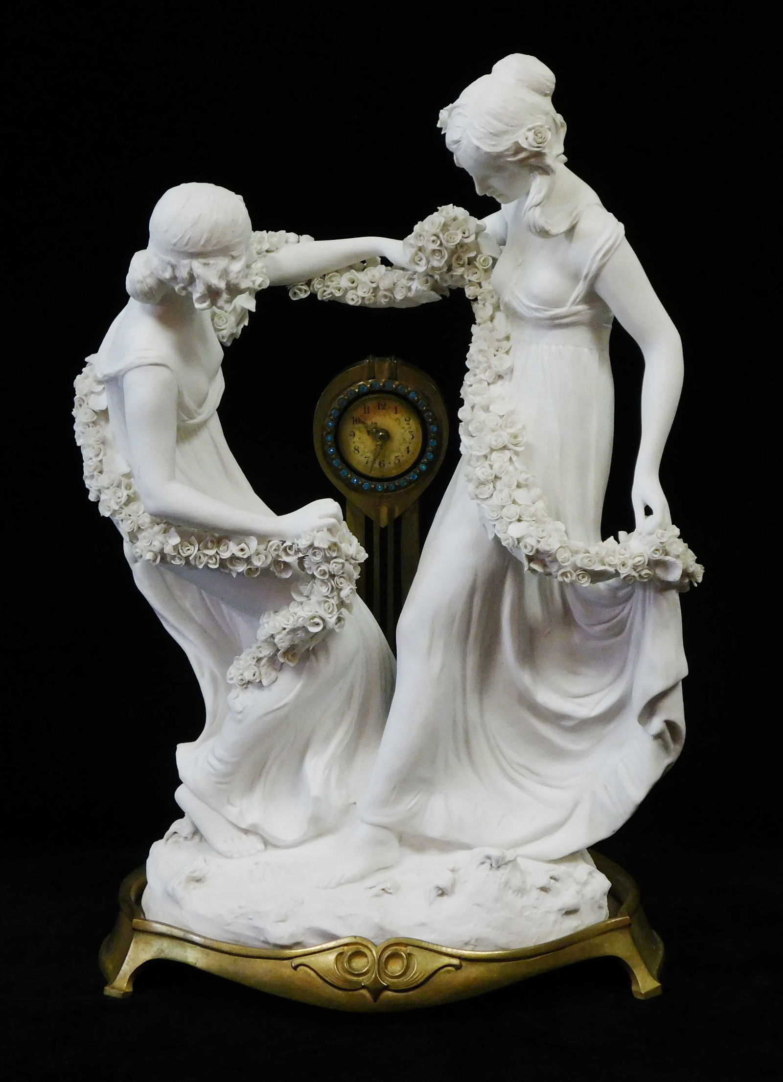 CLOCK: CLOCK WITH LARGE BISQUE