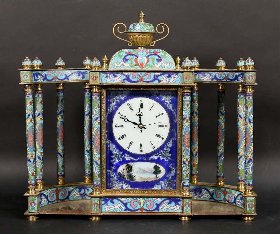 CLOISONNE COLONNADE