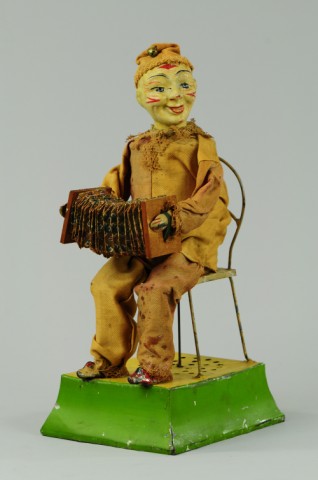 CLOWN PLAYING ACCORDION Germany