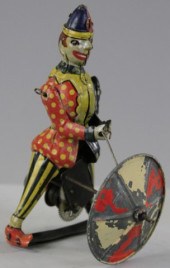 CLOWN WITH SPINNING UMBRELLA T
