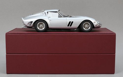 CMC FERRARI 250 GTO - 1/18 SCALE
