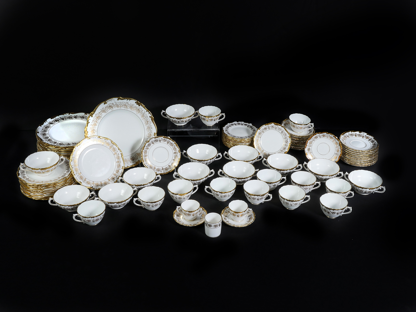 COALPORT CHINA HAZELTON SERVICE FOR