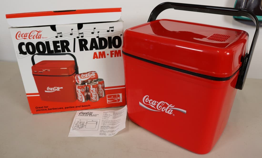 COCA COLA COOLER/RADIO WITH BOXCOCA