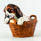 COCKER SPANIEL CHEWING HANDLE